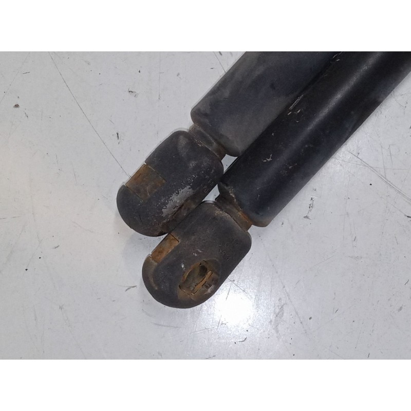 Recambio de amortiguadores malet/porton para renault megane i (ba0/1_) 1.9 dti (ba1u) referencia OEM IAM    Recambio de amortiguadores malet/porton para renault megane i (ba0/1_) 1.9 dti (ba1u) referencia OEM IAM