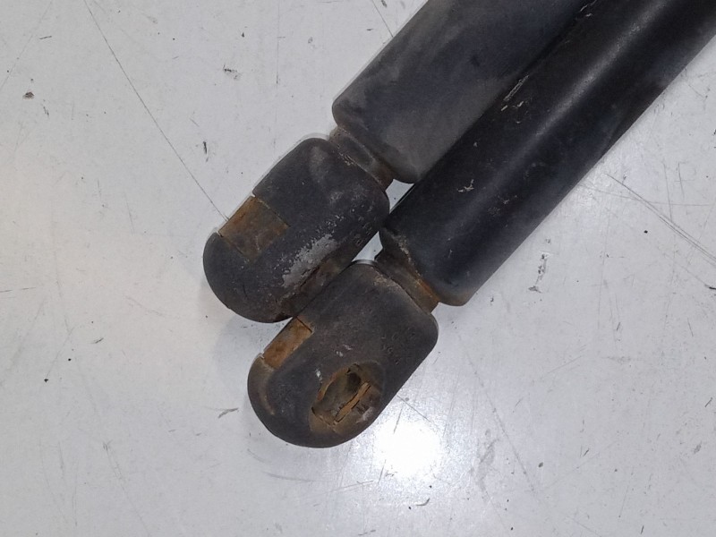 Recambio de amortiguadores malet/porton para renault megane i (ba0/1_) 1.9 dti (ba1u) referencia OEM IAM    Recambio de amortiguadores malet/porton para renault megane i (ba0/1_) 1.9 dti (ba1u) referencia OEM IAM