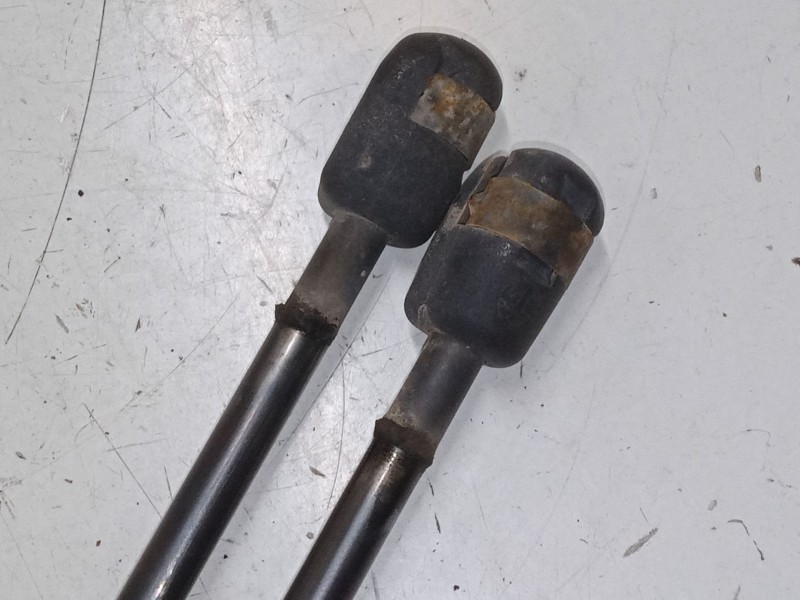 Recambio de amortiguadores malet/porton para renault megane i (ba0/1_) 1.9 dti (ba1u) referencia OEM IAM    Recambio de amortiguadores malet/porton para renault megane i (ba0/1_) 1.9 dti (ba1u) referencia OEM IAM