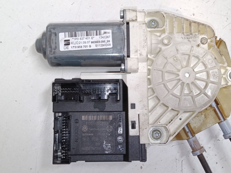 Recambio de elevalunas electrico delantero izquierdo para seat leon (1p1) 1.6 referencia OEM IAM 1P0837401E  1T0959701G