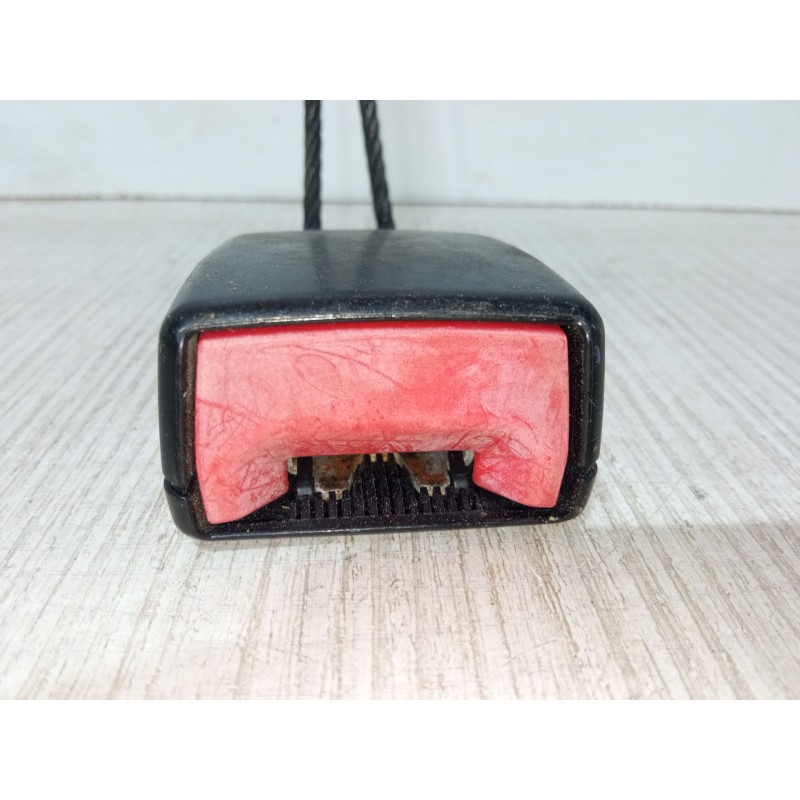 Recambio de anclaje cinturon trasero central para mercedes-benz clase a (w168) a 170 cdi (168.009, 168.109) referencia OEM IAM 1