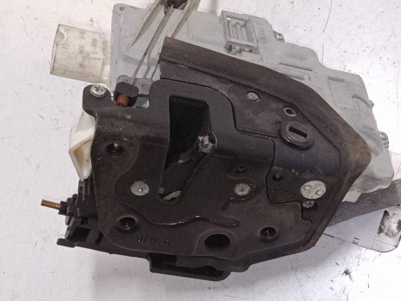 Recambio de cerradura puerta trasera derecha para seat leon (1p1) 1.2 tsi referencia OEM IAM   