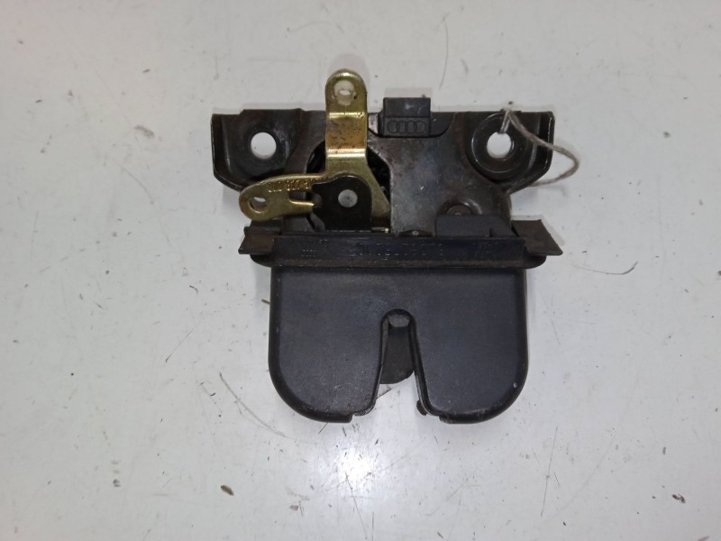 Recambio de cerradura maletero / porton para audi a3 (8l1) 1.9 tdi referencia OEM IAM    Recambio de cerradura maletero / porton para audi a3 (8l1) 1.9 tdi referencia OEM IAM