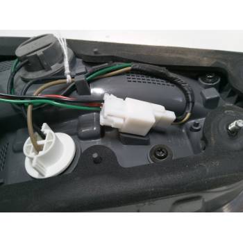 PILOTO TRASERO PORTON DERECHO 924041K0 