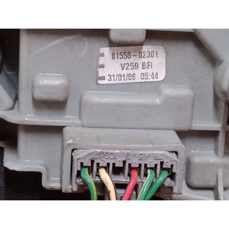 Recambio de piloto trasero izquierdo para toyota corolla (_e12_) 1.6 vvt-i (zze121_) referencia OEM IAM 8155002301  