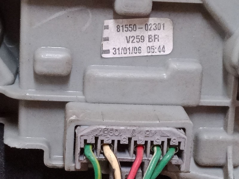 Recambio de piloto trasero izquierdo para toyota corolla (_e12_) 1.6 vvt-i (zze121_) referencia OEM IAM 8155002301  