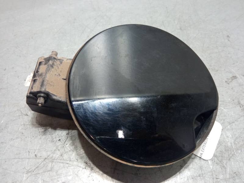 TAPA EXTERIOR COMBUSTIBLE 