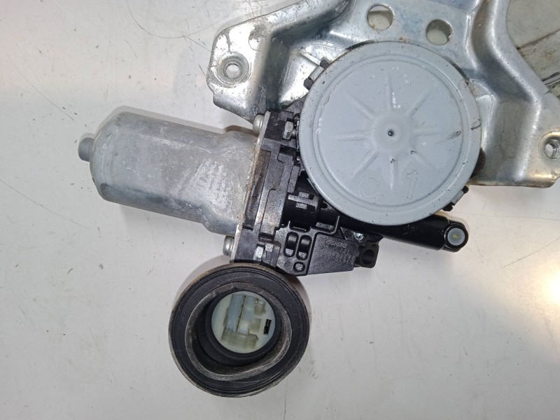 Recambio de elevalunas electrico delantero derecho para suzuki swift iii (mz, ez) 1.3 (rs 413) referencia OEM IAM   