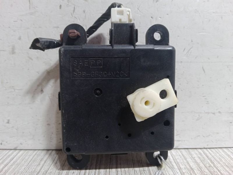 Recambio de motor apertura trampillas climatizador para nissan x-trail ii (t31) 2.0 dci 4x4 referencia OEM IAM   