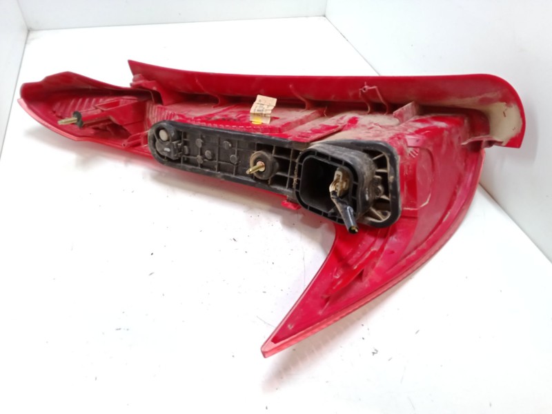 Recambio de piloto trasero derecho para peugeot 206 sw (2e/k) 1.4 16v referencia OEM IAM 89028684  