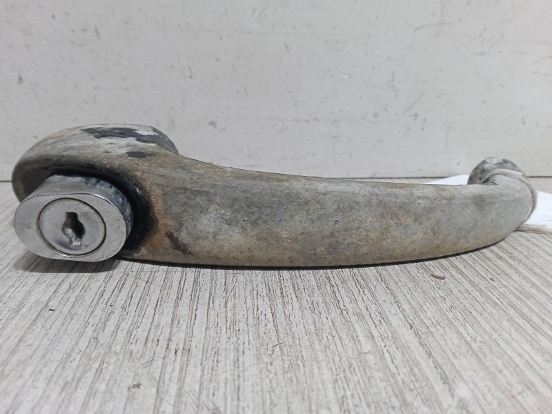 Recambio de maneta exterior puerta delantera izquierda para iveco 40/50 referencia OEM IAM   