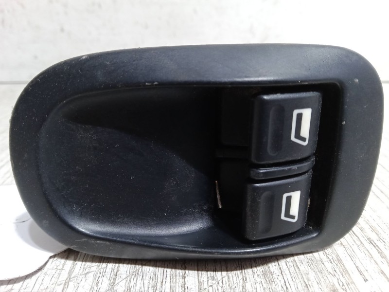 Recambio de mando elevalunas central para peugeot 206 hatchback (2a/c) 1.4 i referencia OEM IAM   