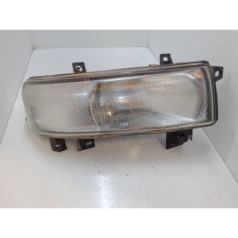 Recambio de faro derecho para renault master ii furgoneta (fd) 2.5 d referencia OEM IAM   