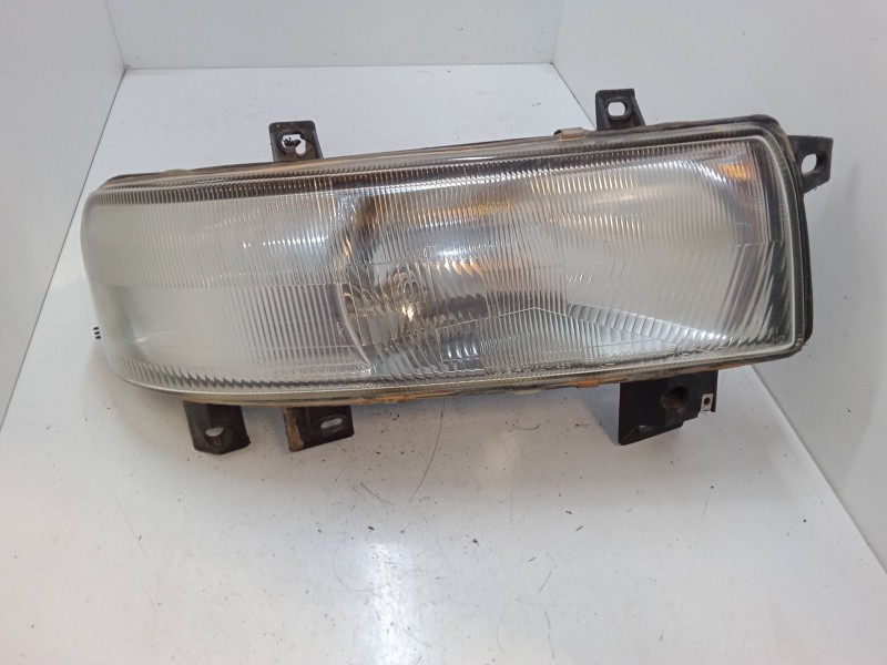 Recambio de faro derecho para renault master ii furgoneta (fd) 2.5 d referencia OEM IAM   