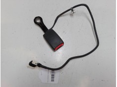 Recambio de anclaje cinturon trasero derecho para kia carens iv 1.7 crdi referencia OEM IAM