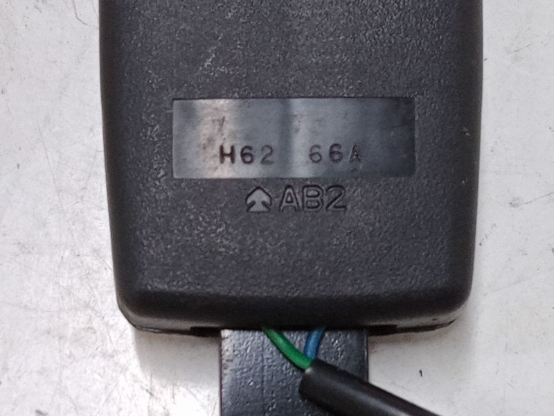 Recambio de anclaje cinturon trasero izquierdo para kia carens iv 1.7 crdi referencia OEM IAM   