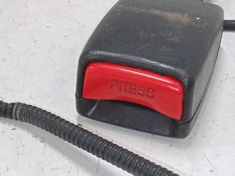 Recambio de anclaje cinturon trasero izquierdo para kia carens iv 1.7 crdi referencia OEM IAM   