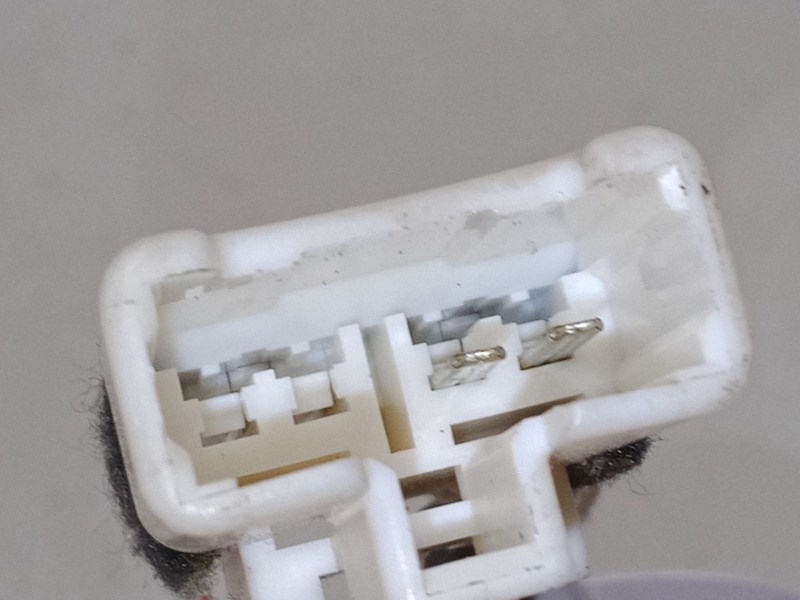 Recambio de anclaje cinturon trasero izquierdo para kia carens iv 1.7 crdi referencia OEM IAM   