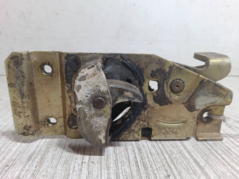 Recambio de cerradura puerta delantera derecha para iveco 40/50 referencia OEM IAM   