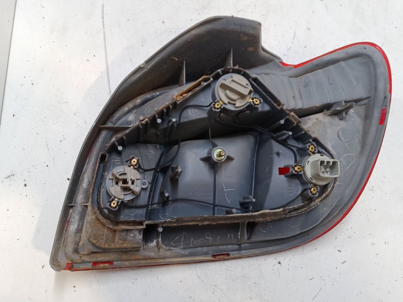 Recambio de piloto trasero izquierdo para toyota yaris (_p1_) 1.0 (scp10_) referencia OEM IAM   