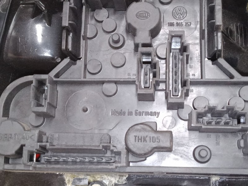 Recambio de piloto trasero derecho para volkswagen golf iii (1h1) 1.8 referencia OEM IAM   