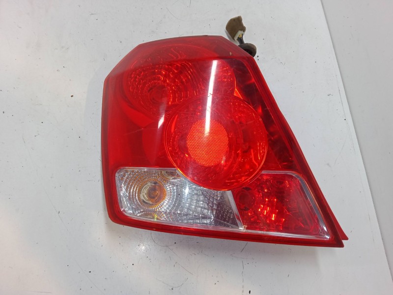 Recambio de piloto trasero izquierdo para chevrolet aveo / kalos hatchback (t200) 1.4 16v referencia OEM IAM   