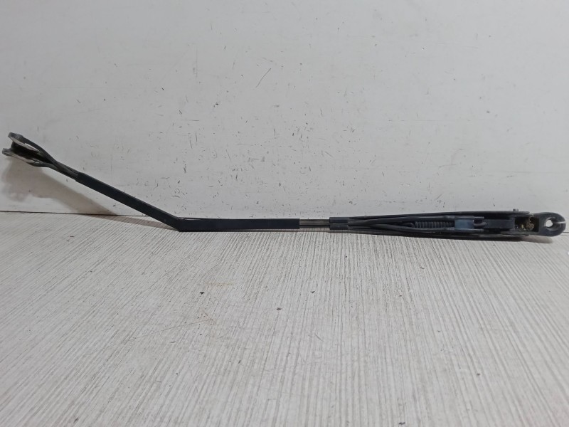 Recambio de brazo limpia delantero derecho para daf fa 1000 referencia OEM IAM   