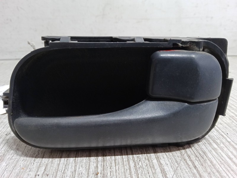 Recambio de maneta interior puerta delantera derecha para nissan primera hatchback (p11) 2.0 td referencia OEM IAM   