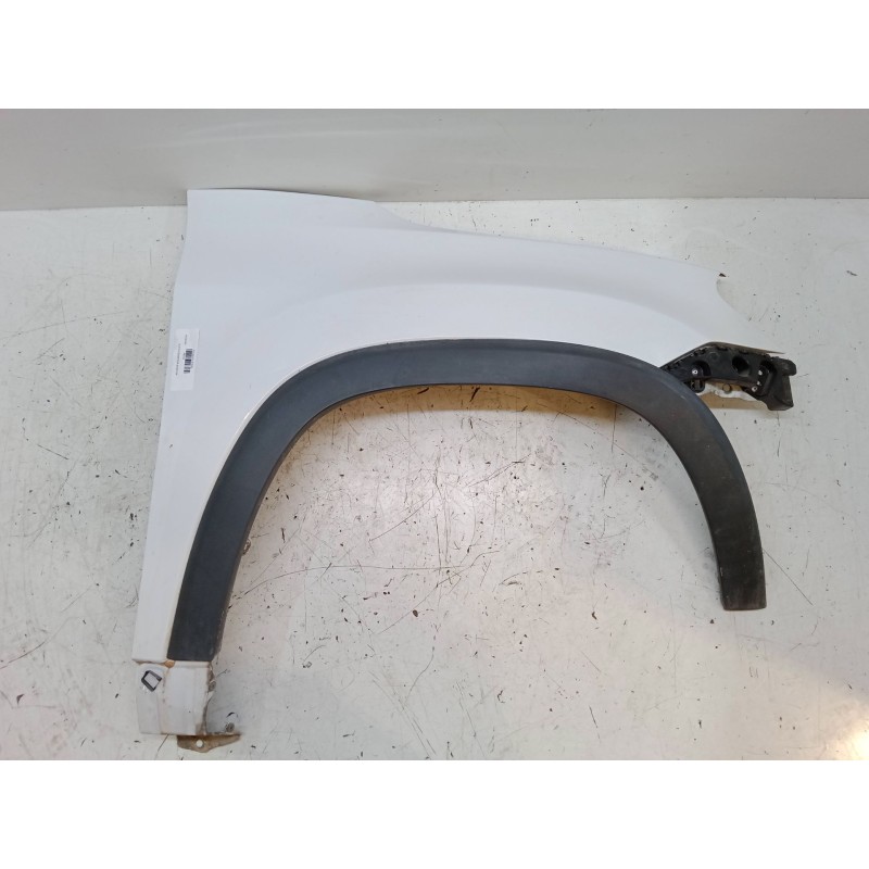 Recambio de aleta delantera derecha para chevrolet orlando (j309) 1.8 referencia OEM IAM   