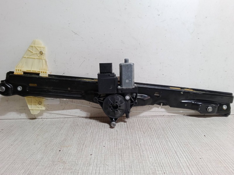 Recambio de elevalunas electrico delantero izquierdo para fiat scudo furgoneta 1.5 multijet 120 (506) referencia OEM IAM YARVFEH