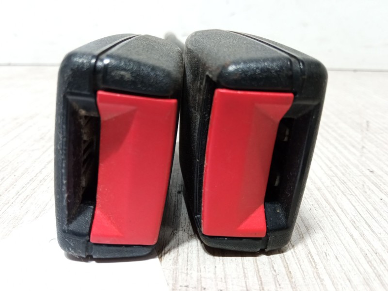 Recambio de anclaje cinturon trasero derecho para seat ibiza ii (6k1) 1.4 i referencia OEM IAM 867857739  