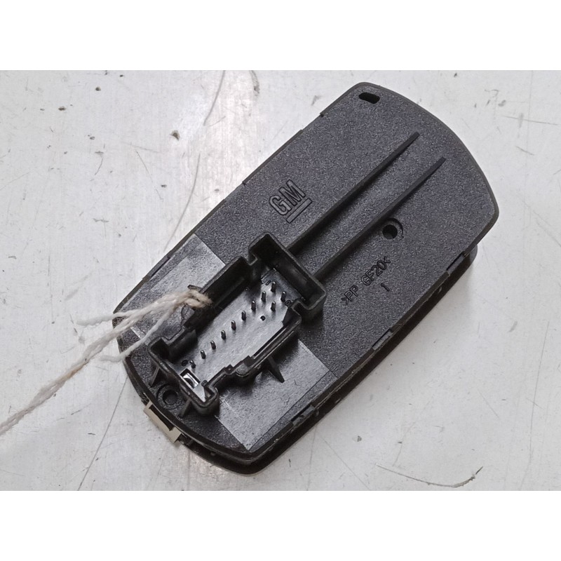 Recambio de mando elevalunas delantero izquierdo para opel corsa d (s07) 1.2 (l08, l68) referencia OEM IAM 13258521AA  