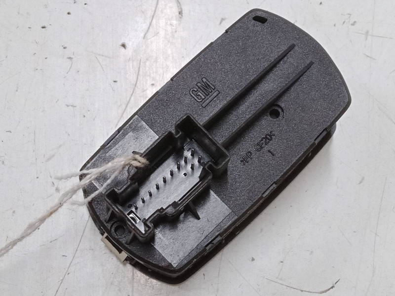 Recambio de mando elevalunas delantero izquierdo para opel corsa d (s07) 1.2 (l08, l68) referencia OEM IAM 13258521AA  