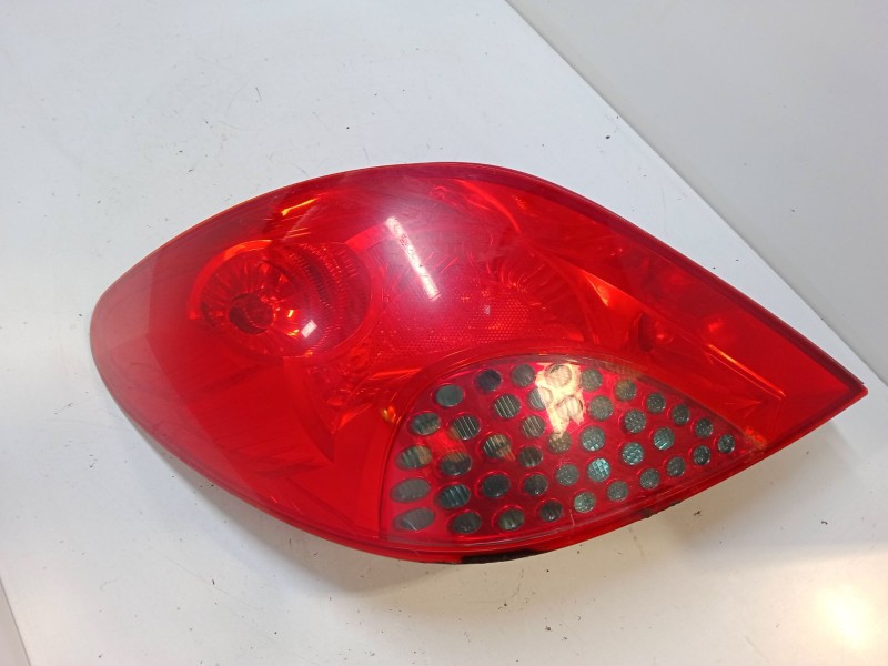 Recambio de piloto trasero izquierdo para peugeot 207/207+ (wa_, wc_) 1.6 hdi referencia OEM IAM   