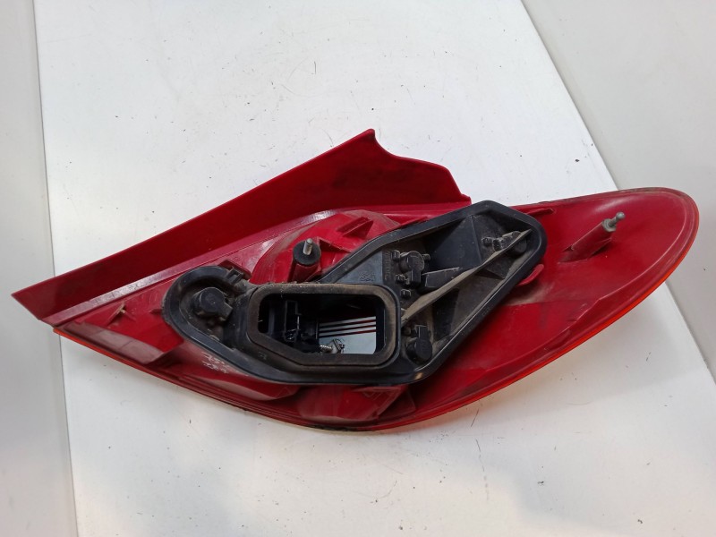 Recambio de piloto trasero izquierdo para peugeot 207/207+ (wa_, wc_) 1.6 hdi referencia OEM IAM   