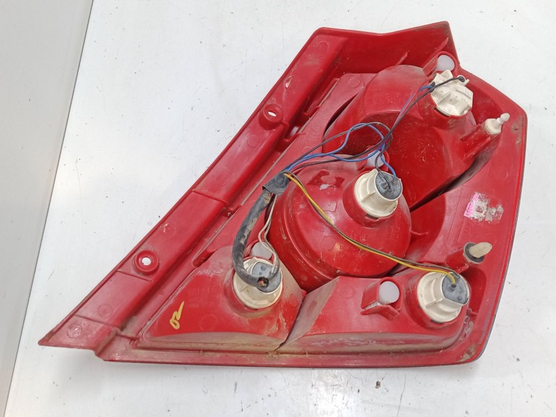 Recambio de piloto trasero izquierdo para chevrolet aveo / kalos hatchback (t200) 1.4 16v referencia OEM IAM   