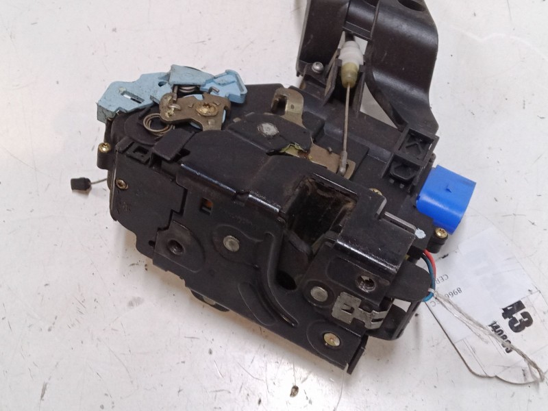 Recambio de cerradura puerta delantera derecha para volkswagen touareg (7la, 7l6, 7l7) 2.5 r5 tdi referencia OEM IAM 3D1837015  