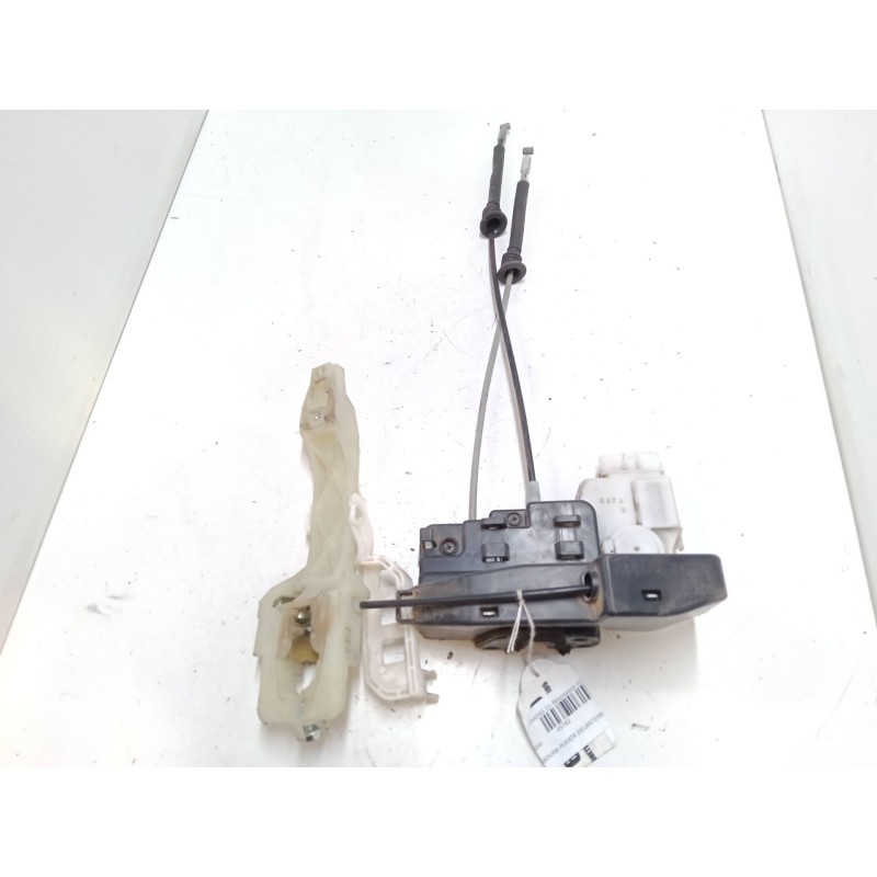 Recambio de cerradura puerta delantera derecha para kia carens iii monospace (un) 2.0 crdi 115 referencia OEM IAM   
