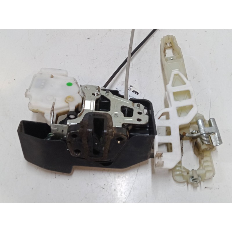 Recambio de cerradura puerta delantera derecha para kia carens iii monospace (un) 2.0 crdi 115 referencia OEM IAM   