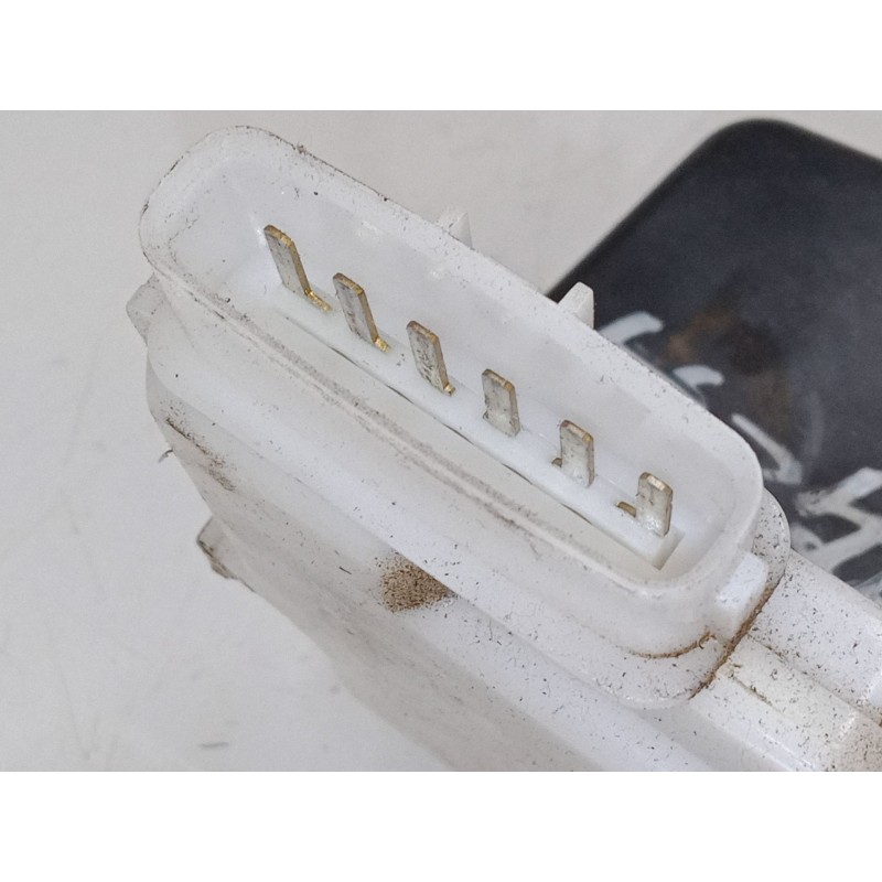 Recambio de cerradura puerta delantera derecha para kia carens iii monospace (un) 2.0 crdi 115 referencia OEM IAM   