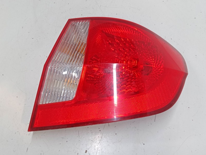 Recambio de piloto trasero derecho para hyundai getz (tb) 1.1 referencia OEM IAM   