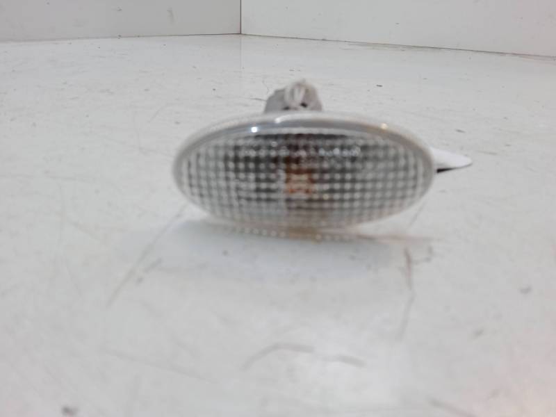 INTERMITENTE LATERAL IZQUIERDO 