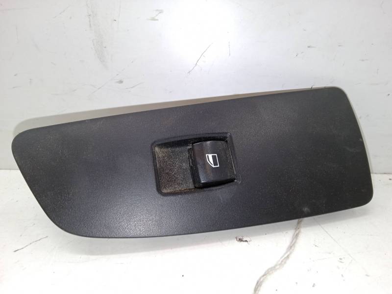 MANDO ELEVALUNAS DELANTERO DERECHO PA6-GK20/GF10 