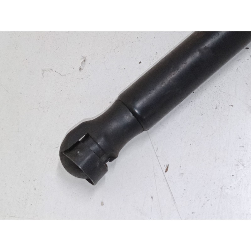 Recambio de amortiguadores capo para volkswagen passat b6 variant (3c5) 2.0 tdi 16v referencia OEM IAM    Recambio de amortiguadores capo para volkswagen passat b6 variant (3c5) 2.0 tdi 16v referencia OEM IAM