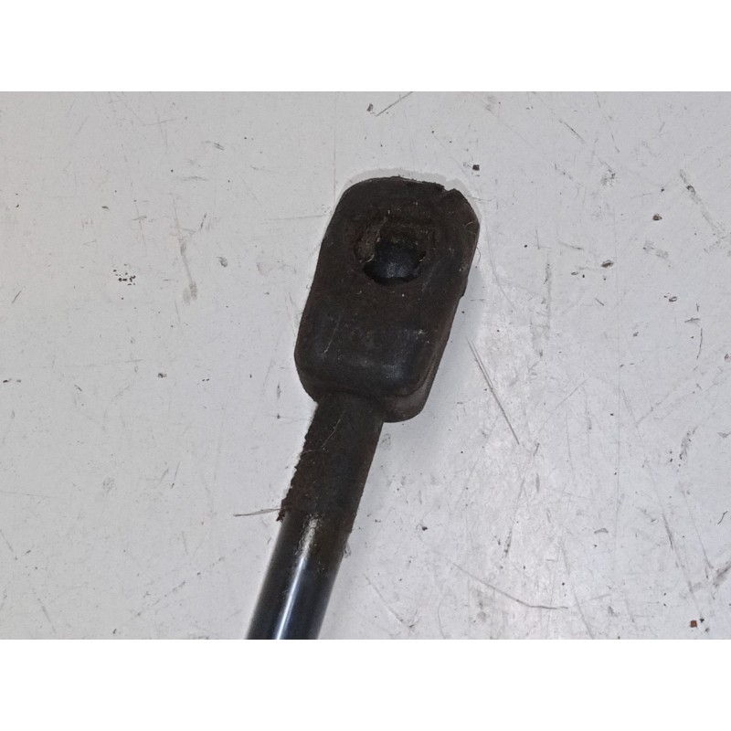 Recambio de amortiguadores capo para volkswagen passat b6 variant (3c5) 2.0 tdi 16v referencia OEM IAM    Recambio de amortiguadores capo para volkswagen passat b6 variant (3c5) 2.0 tdi 16v referencia OEM IAM