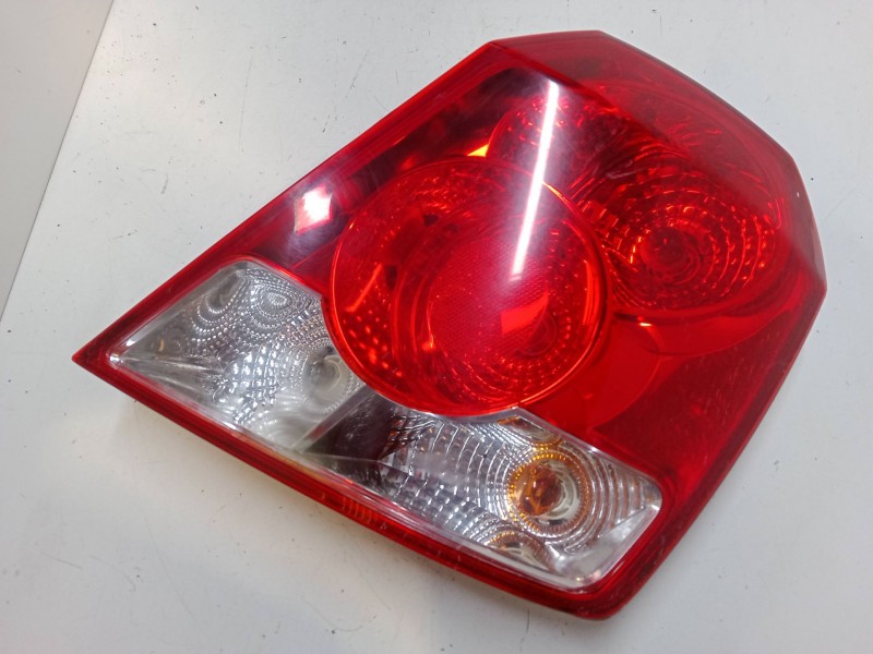 Recambio de piloto trasero derecho para chevrolet aveo / kalos hatchback (t200) 1.2 referencia OEM IAM   