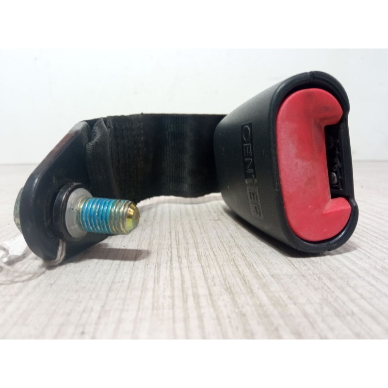 Recambio de anclaje cinturon trasero central para fiat bravo i (182_) 1.6 16v (182.ab) referencia OEM IAM   