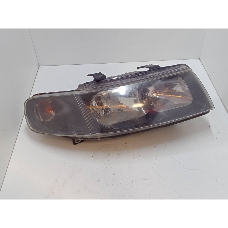 Recambio de faro derecho para seat leon (1m1) 1.9 tdi referencia OEM IAM 1M1941016  