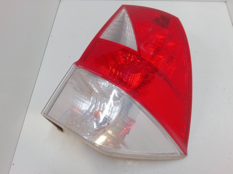 Recambio de piloto trasero izquierdo para honda fr-v (be) 2.2 i ctdi (be5) referencia OEM IAM   