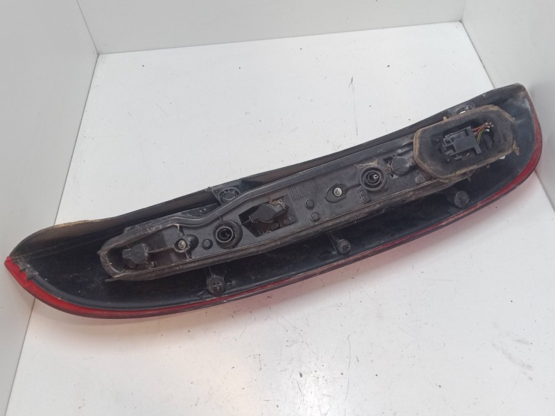 Recambio de piloto trasero derecho para opel corsa c (x01) 1.4 (f08, f68) referencia OEM IAM 09114337  